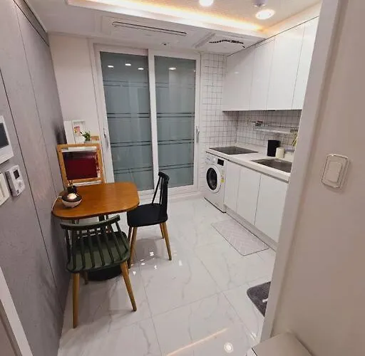 Hwagok Station House Near Hongdae Apartment