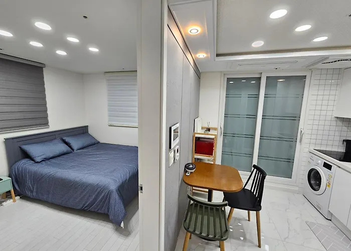 Hwagok Station House Near Hongdae *